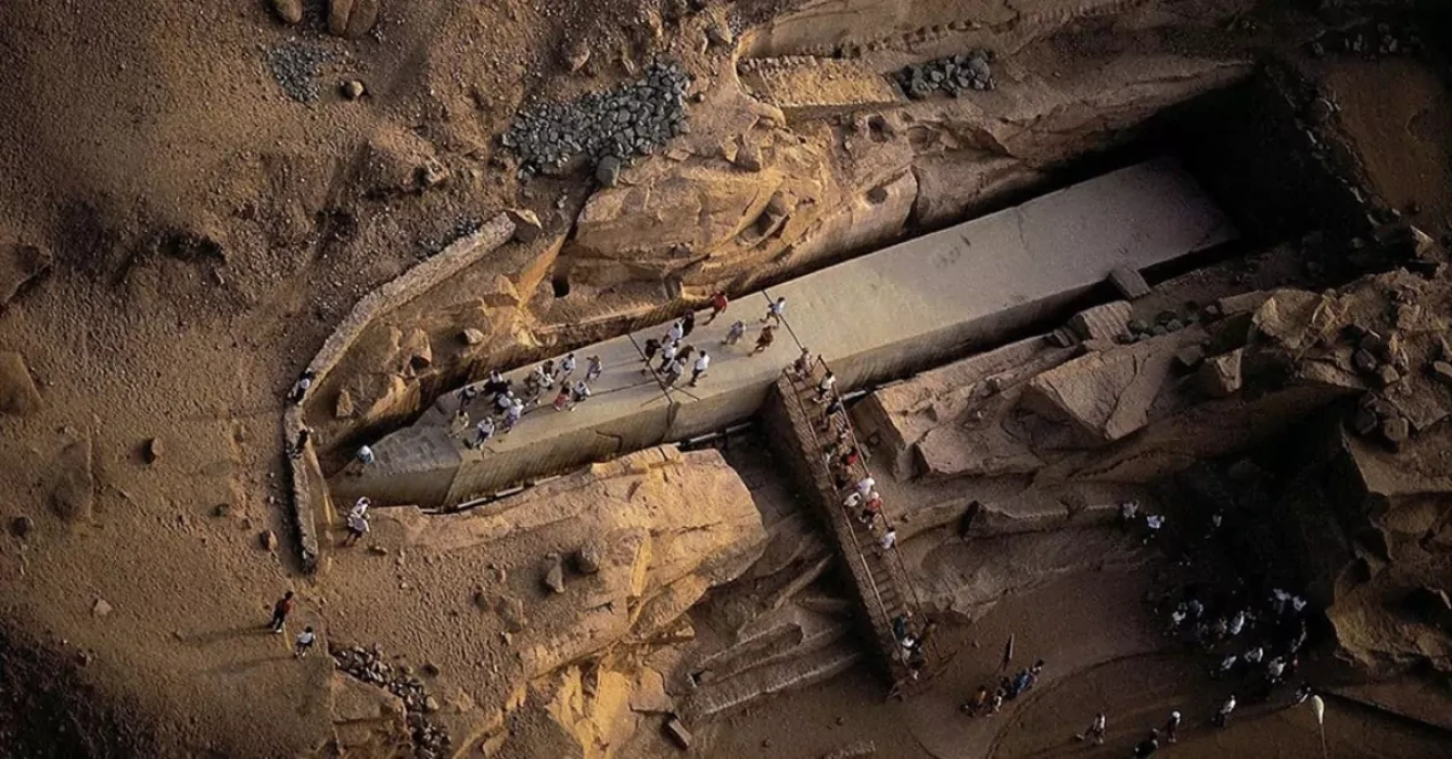 Tour de Abu Simbel y Asuán desde Luxor