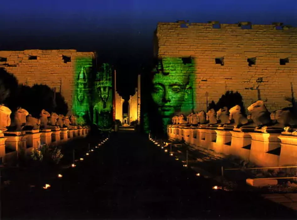Tour de espectáculo de luz y sonido en el templo de Karnak