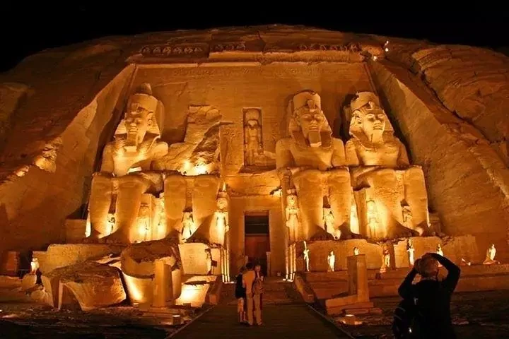 Tour a Abu Simbel y Alta Presa