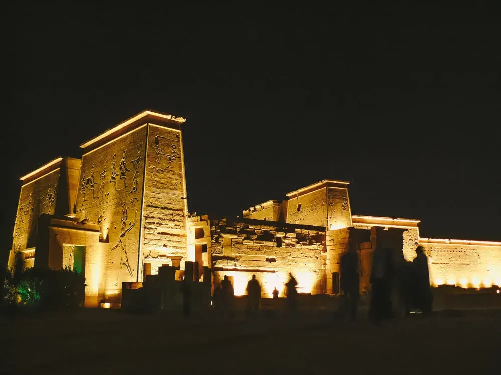 Visita al espectáculo de luz y sonido del templo de Philae
