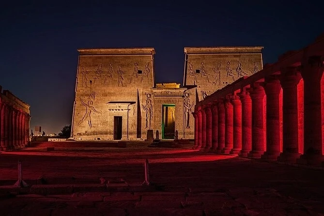 Visita al espectáculo de luz y sonido del templo de Philae
