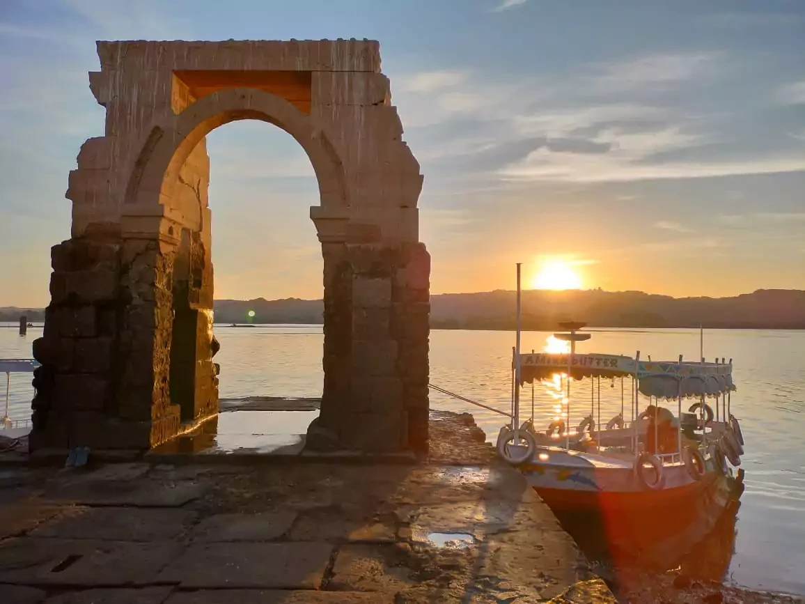 Tour de Abu Simbel y Asuán desde Luxor