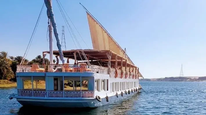 Crucero Semiramis II: Explora Egipto en 5 días
