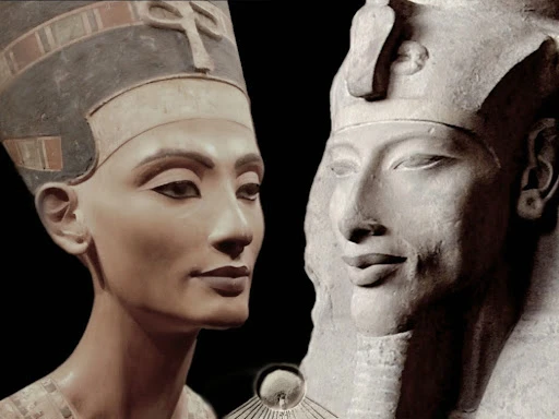 Noms et titres du pharaon dans l'Égypte ancienne